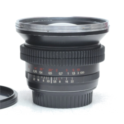 Zeiss Distagon 18mm /f3.5 - Canon EF
