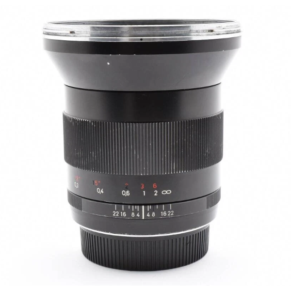 Zeiss Distagon 21mm /f2.8 - Canon EF